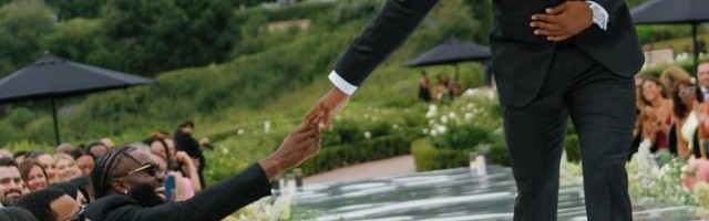 xingkong.com-剪不断的友谊！斯马特大婚塔图姆布朗出席