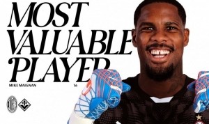 星空体育app-连场最佳！迈尼昂当选对阵佛罗伦萨一役米兰队内最佳球员