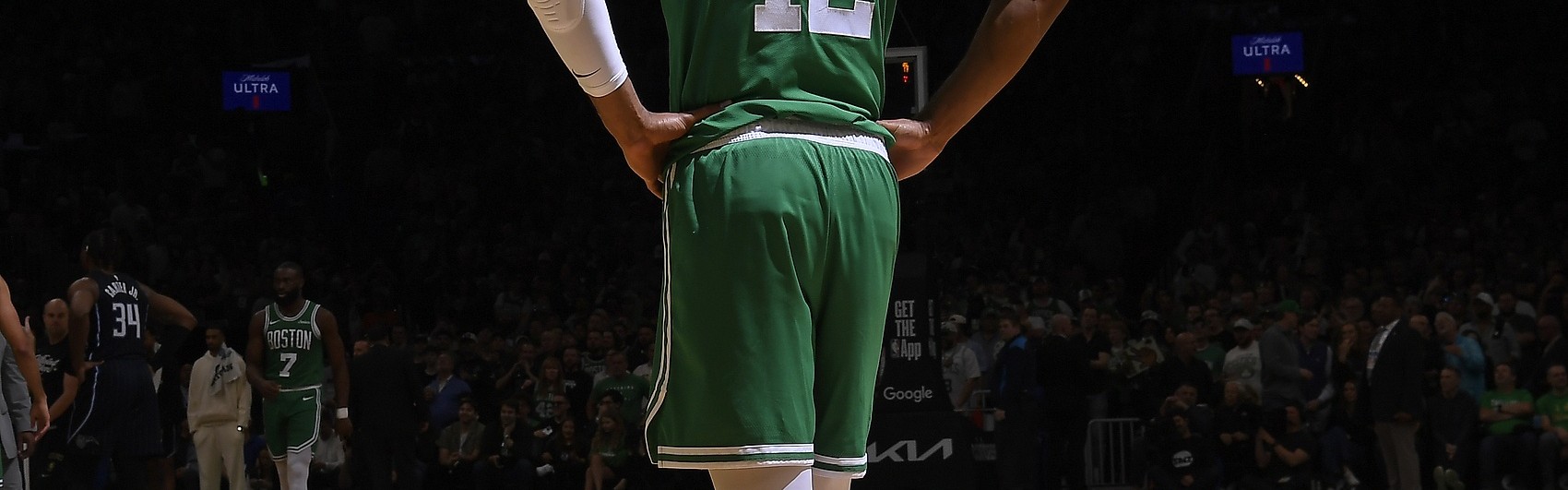 仅有引援吗🤔Stein：很多人认为勇士最终会签下梅尔顿和霍福德