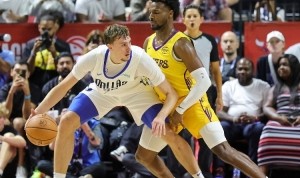 布朗尼：我就是想做好防守 对弗拉格保持尊重 他将来会有一番成就