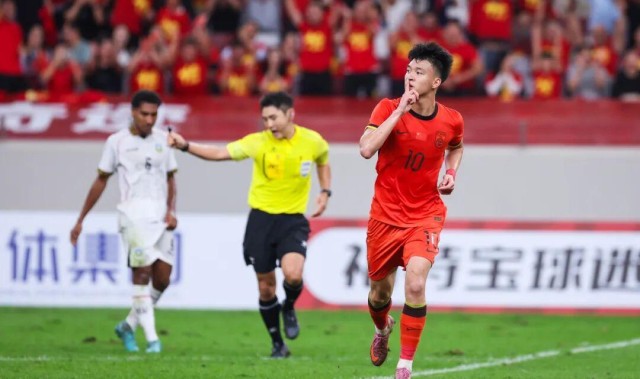 艰难！U22国足2比1险胜东帝汶，王钰栋、拜合拉木破门